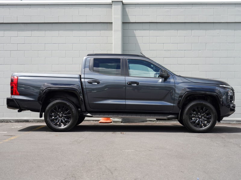 2025 Mitsubishi Triton DC WS 2.4D VRX 4WD 6AT image 3