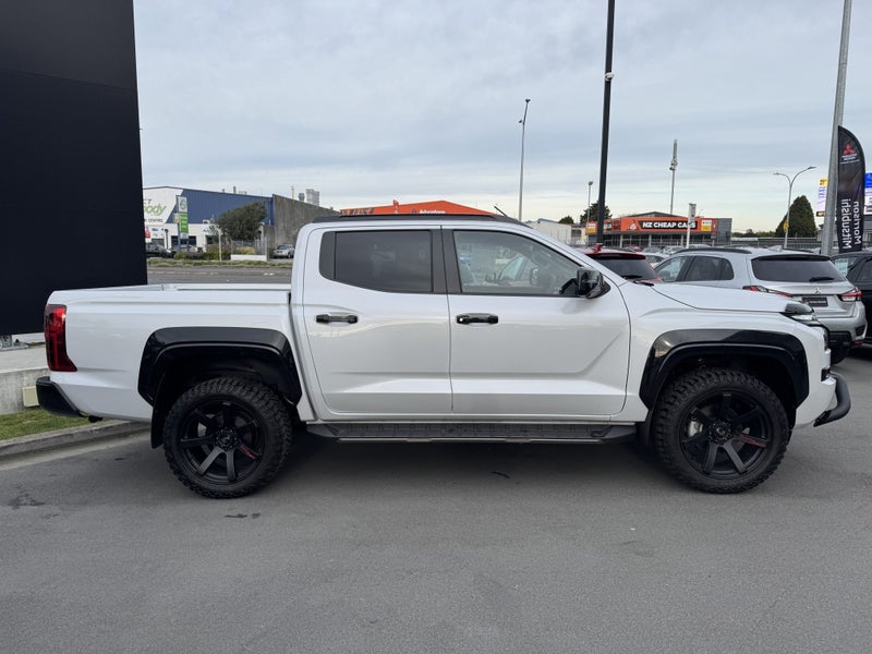 2025 Mitsubishi Triton DC WS 2.4D VRX 4WD 6AT image 3