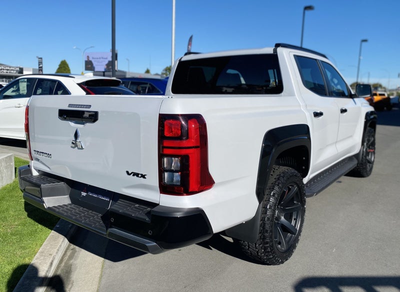 2025 Mitsubishi Triton DC WS 2.4D VRX 4WD 6AT image 5