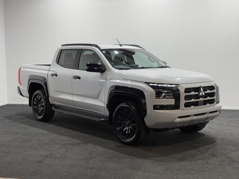 2025 Mitsubishi Triton DC WS 2.4D VRX 4WD 6AT image 1