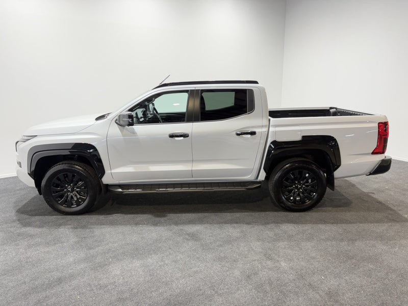 2025 Mitsubishi Triton DC WS 2.4D VRX 4WD 6AT image 4