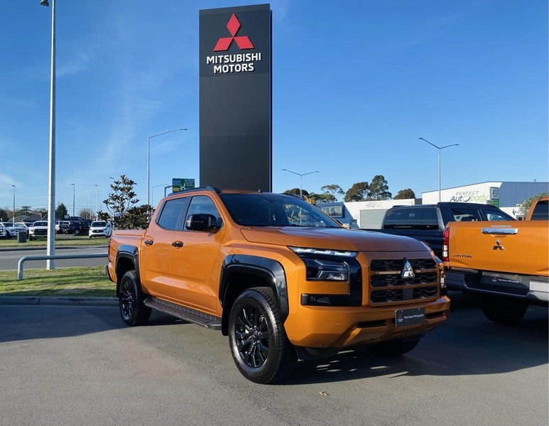 2025 Mitsubishi Triton DC WS 2.4D VRX 4WD 6AT image 1