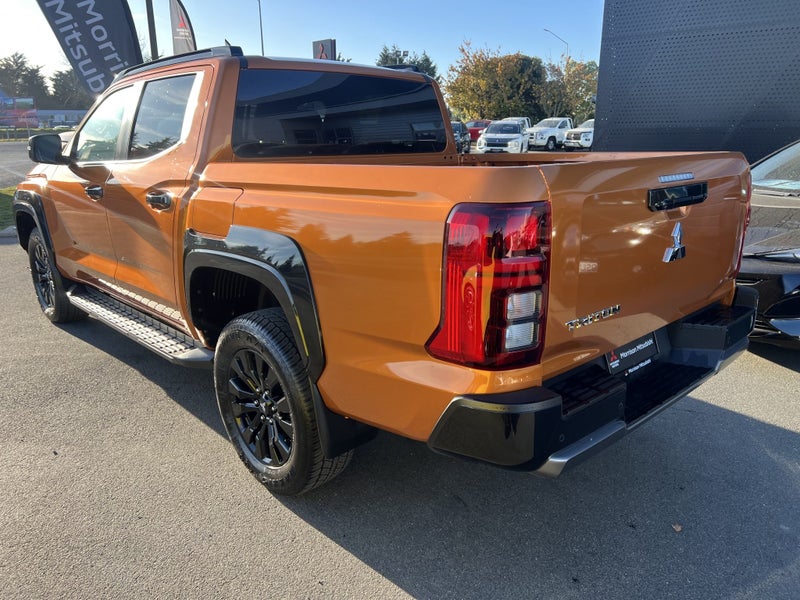 2025 Mitsubishi Triton DC WS 2.4D VRX 4WD 6AT image 3