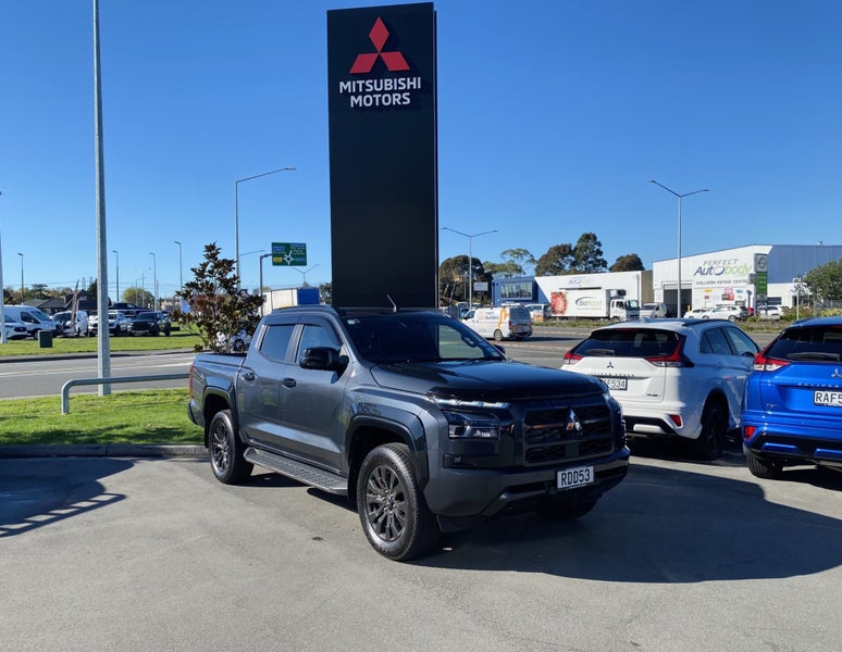 2025 Mitsubishi Triton DC WS 2.4D VRX 4WD 6AT image 1