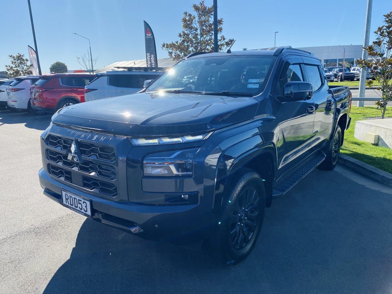 2025 Mitsubishi Triton DC WS 2.4D VRX 4WD 6AT image 3