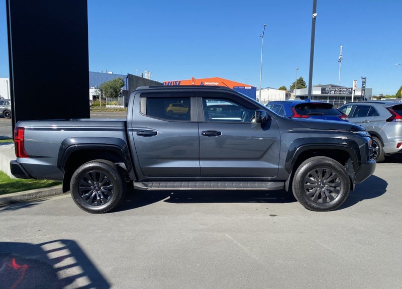 2025 Mitsubishi Triton DC WS 2.4D VRX 4WD 6AT image 4