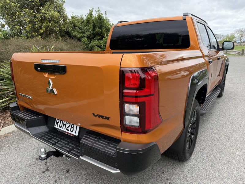 2025 Mitsubishi Triton DC WS 2.4D VRX 4WD 6AT P... image 2