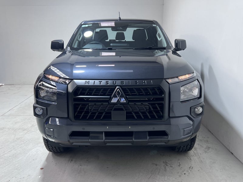 2025 Mitsubishi Triton GLX 2.4 Bi TURBO 2WD AUTO image 2