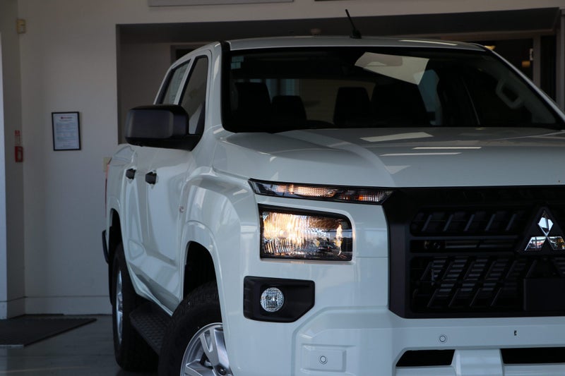 2025 Mitsubishi Triton GLX 2WD Automatic image 3
