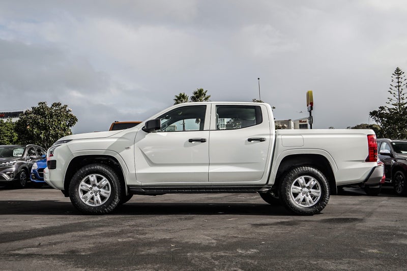 2025 Mitsubishi Triton GLX 2WD DC WS image 3