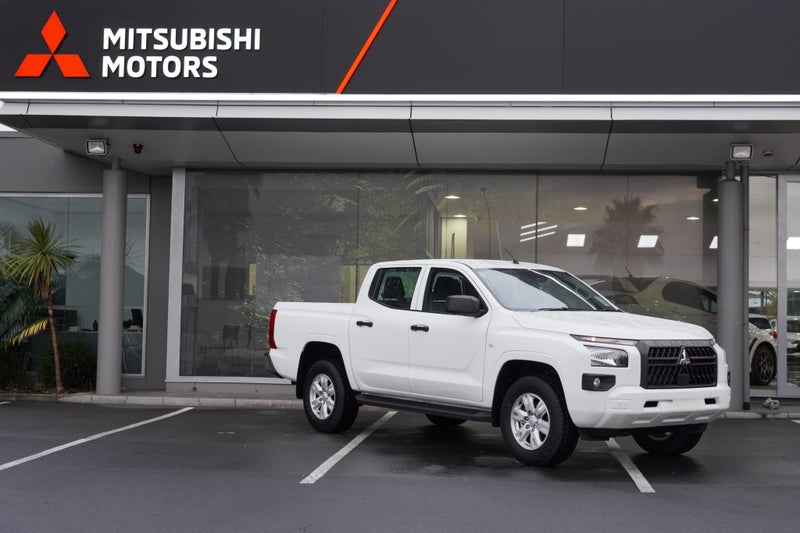 2025 Mitsubishi Triton GLX 2WD DIESEL BI-TURBO UTE image 2