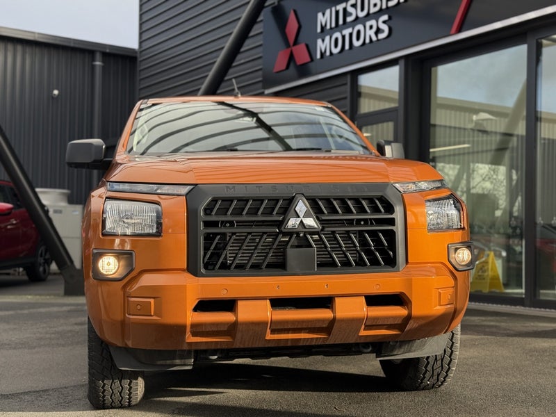2025 Mitsubishi Triton GLX 2wd Double cab image 3