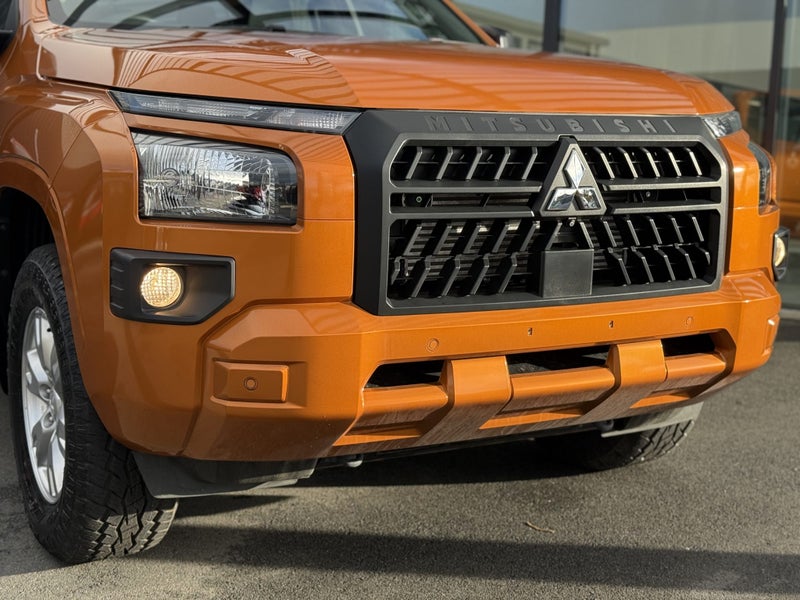 2025 Mitsubishi Triton GLX 2wd Double cab image 4