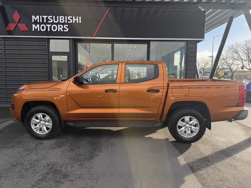 2025 Mitsubishi Triton GLX 2wd Double cab image 5