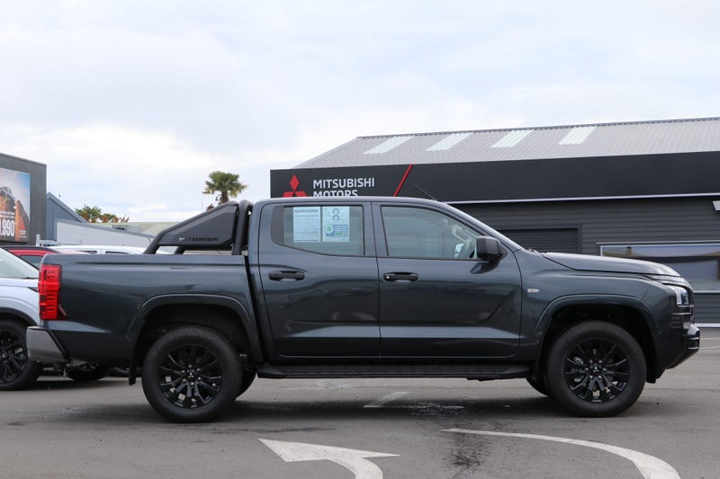 2025 Mitsubishi Triton GLX 2WD SPORT image 3