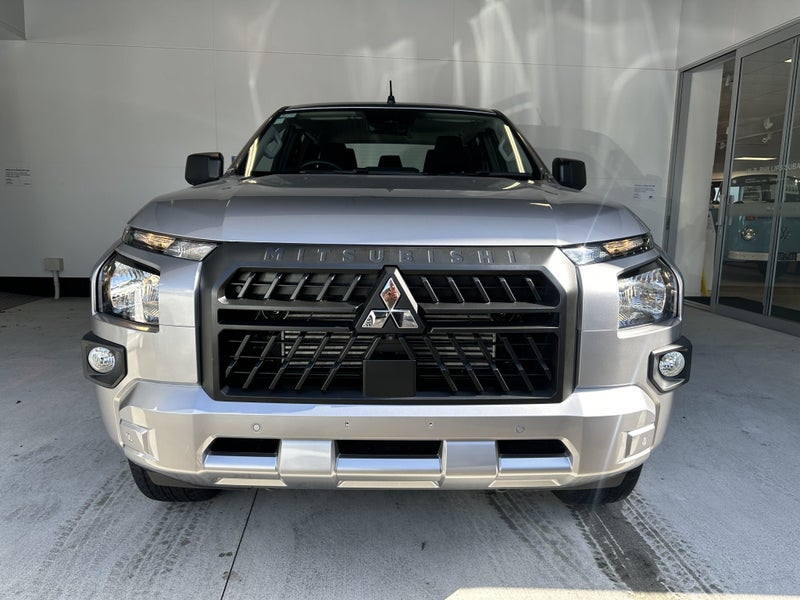 2025 Mitsubishi Triton GLX 4WD image 3