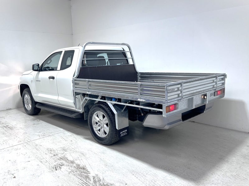 2025 Mitsubishi Triton GLX 4WD 2. 6AT - Club Ca... image 5