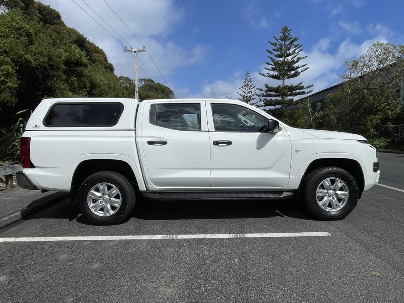 2025 Mitsubishi Triton GLX 4WD image 5