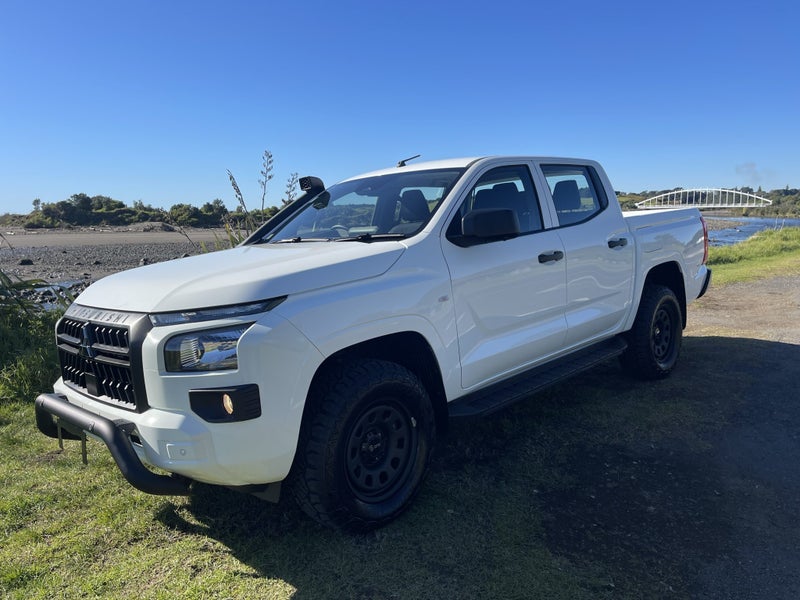 2025 Mitsubishi Triton GLX 4WD image 4