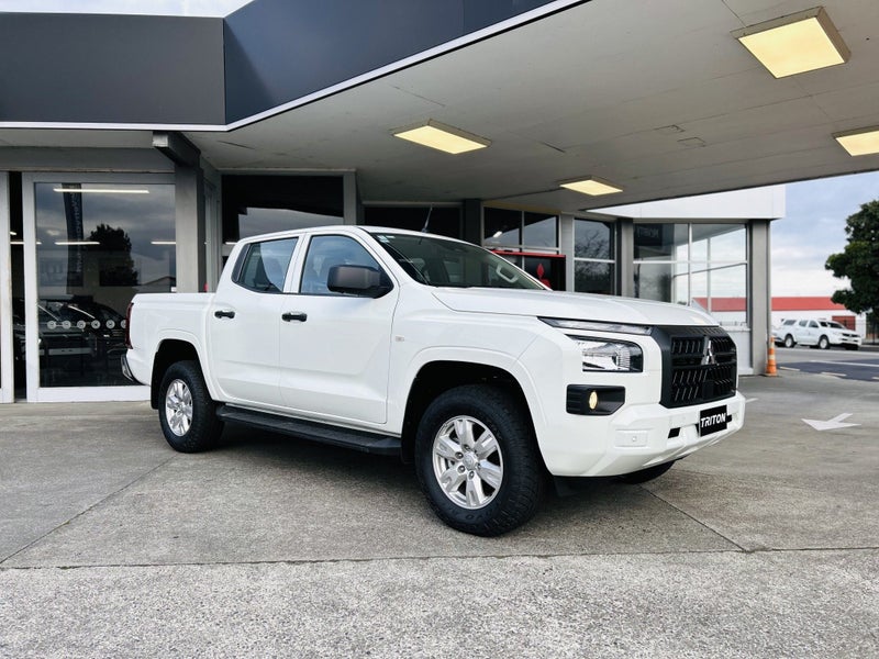 2025 Mitsubishi Triton GLX 4WD - image 1