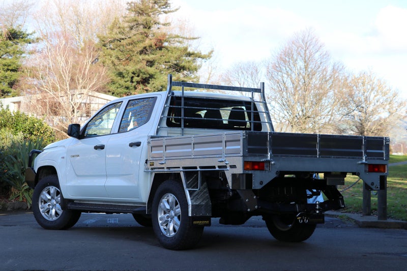 2025 Mitsubishi Triton GLX 4WD AUTO FLAT DECK image 2