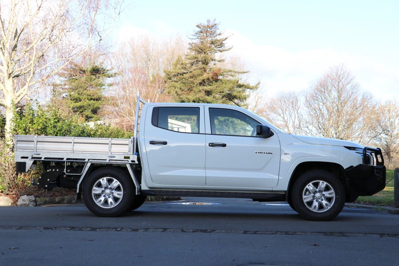 2025 Mitsubishi Triton GLX 4WD AUTO FLAT DECK image 3