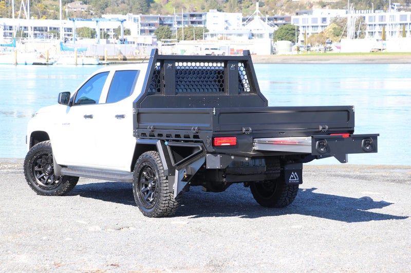 2025 Mitsubishi Triton GLX 4WD AUTO FLAT DECK image 2