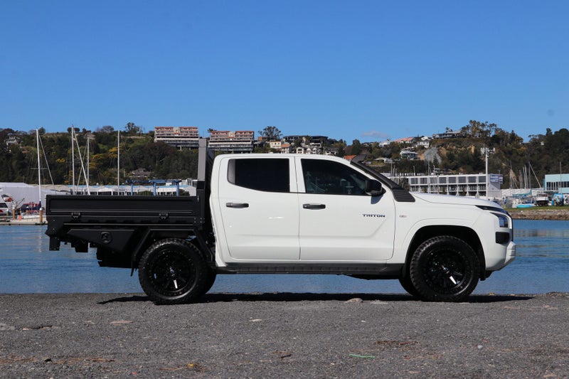 2025 Mitsubishi Triton GLX 4WD AUTO FLAT DECK image 4