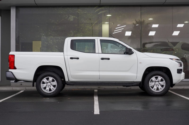 2025 Mitsubishi Triton GLX 4WD DIESEL BI-TURBO UTE image 4