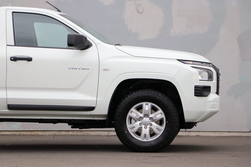 2025 Mitsubishi Triton GLX 4WD FLAT DECK SINGLE... image 4