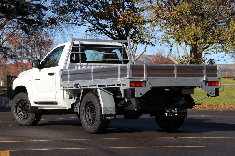 2025 Mitsubishi Triton GLX 4WD FLAT DECK SINGLE... image 2