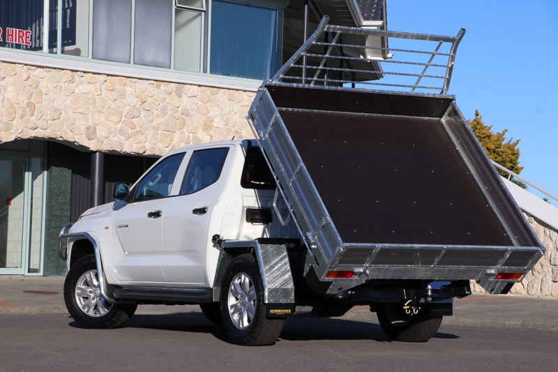 2025 Mitsubishi Triton GLX 4WD FLAT DECK TIPPER image 2