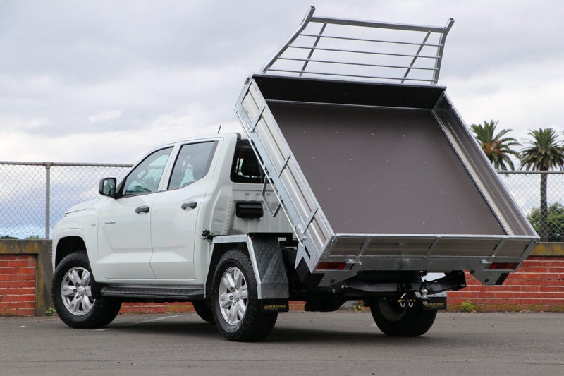 2025 Mitsubishi Triton GLX 4WD FLAT DECK TIPPER image 2
