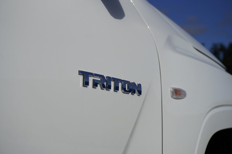 2025 Mitsubishi Triton GLX 4x4 Cab Chassi image 5