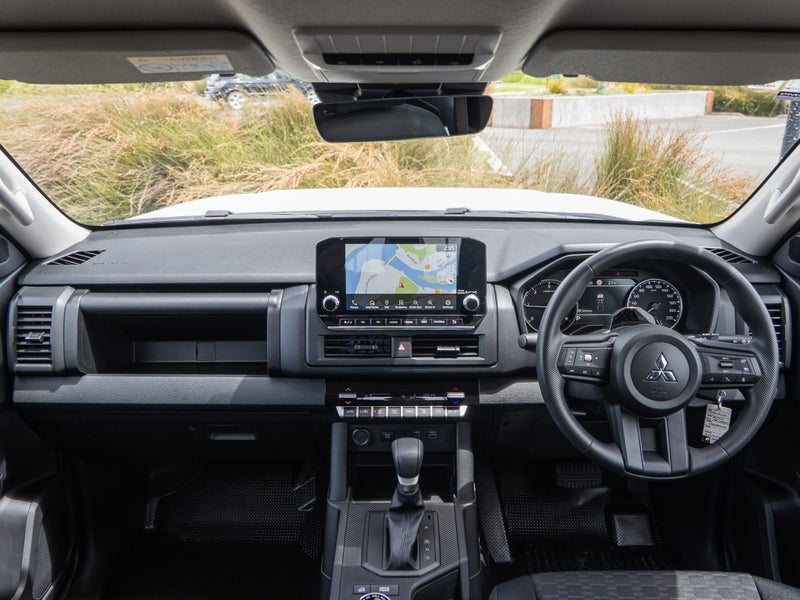 2025 Mitsubishi Triton GLX CC CH 2.4 4WD Bi-Tur... image 2