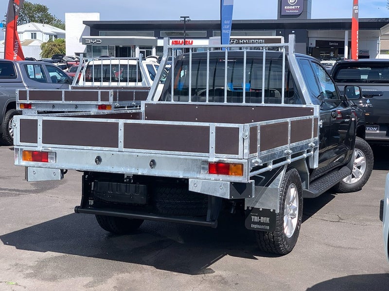 2025 Mitsubishi Triton GLX Club Cab 4WD 2.4L Bi... image 2