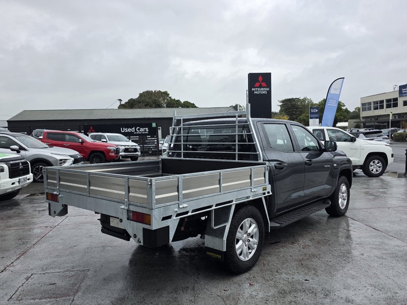 2025 Mitsubishi Triton GLX D/Cab Flat Deck 4x4 image 2