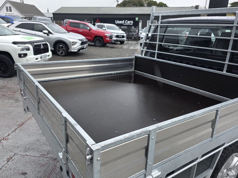2025 Mitsubishi Triton GLX D/Cab Flat Deck 4x4 image 3