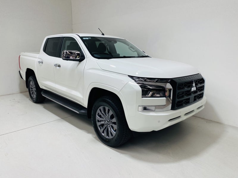 2025 Mitsubishi Triton GLX-R 2.4 Bi TURBO 2WD AUTO image 1