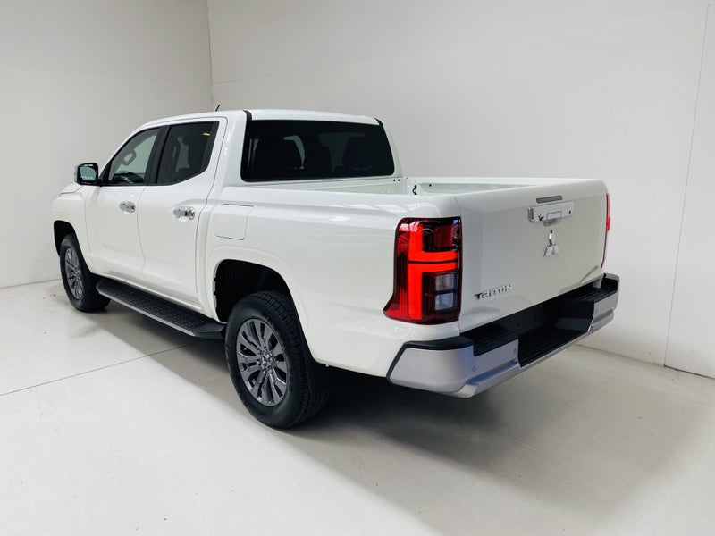 2025 Mitsubishi Triton GLX-R 2.4 Bi TURBO 2WD AUTO image 4