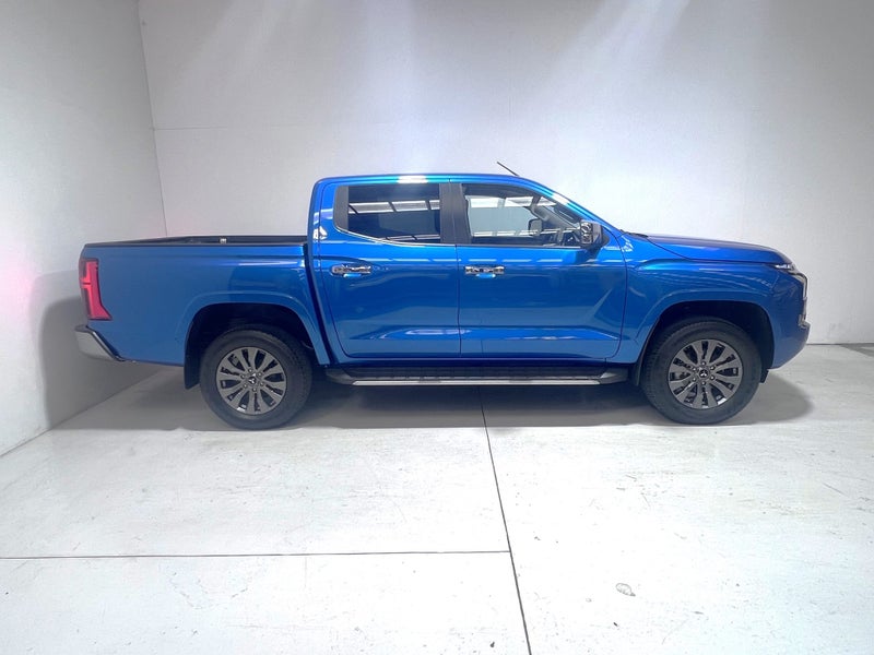 2025 Mitsubishi Triton GLX-R 2.4 Bi TURBO 2WD AUTO image 3