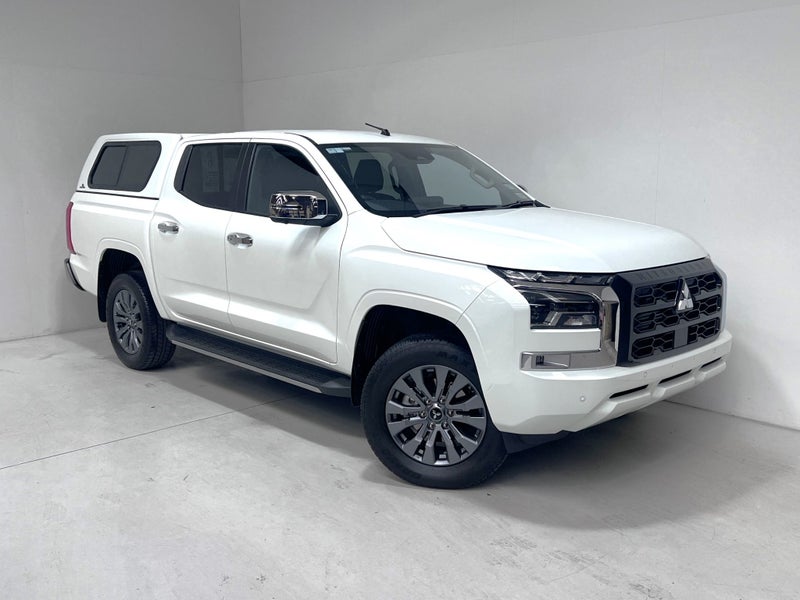 2025 Mitsubishi Triton GLX-R 2.4 Bi TURBO 4WD -... image 1