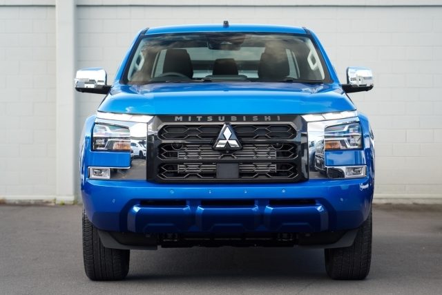 2025 Mitsubishi Triton GLX-R 2.4DT 2WD image 4