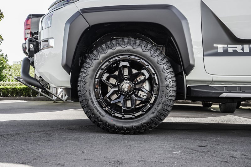 2025 Mitsubishi Triton GLX-R 4WD image 4