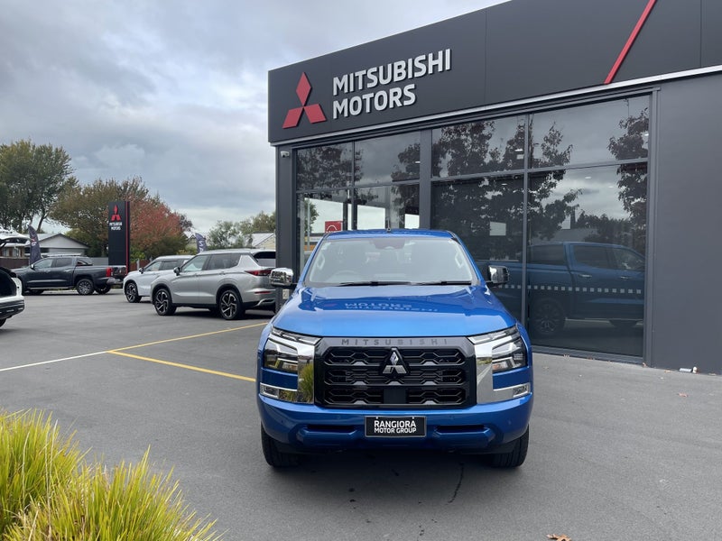 2025 Mitsubishi Triton GLX-R 4WD - image 3