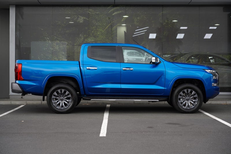 2025 Mitsubishi Triton GLX-R 4WD DIESEL BI-TURB... image 4