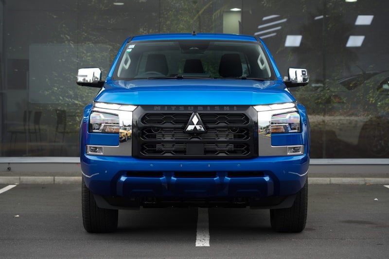 2025 Mitsubishi Triton GLX-R 4WD DIESEL BI-TURB... image 5