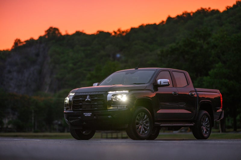 2025 Mitsubishi Triton GLX-R 4WD DIESEL BI-TURB... image 3
