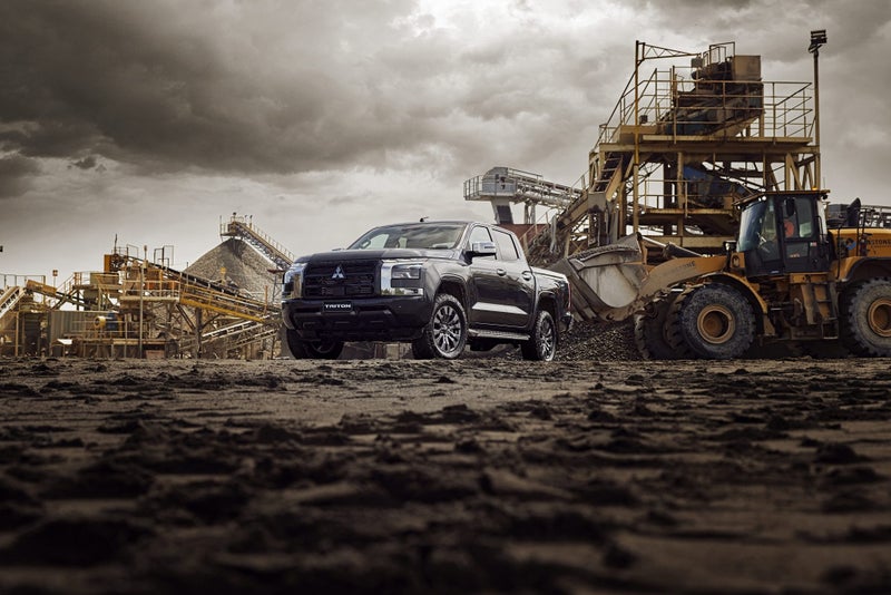 2025 Mitsubishi Triton GLX-R 4WD DIESEL BI-TURB... image 4