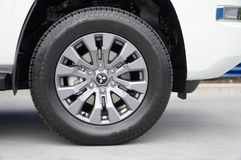 2025 Mitsubishi Triton GLX-R 4x4 6-sp auto image 3